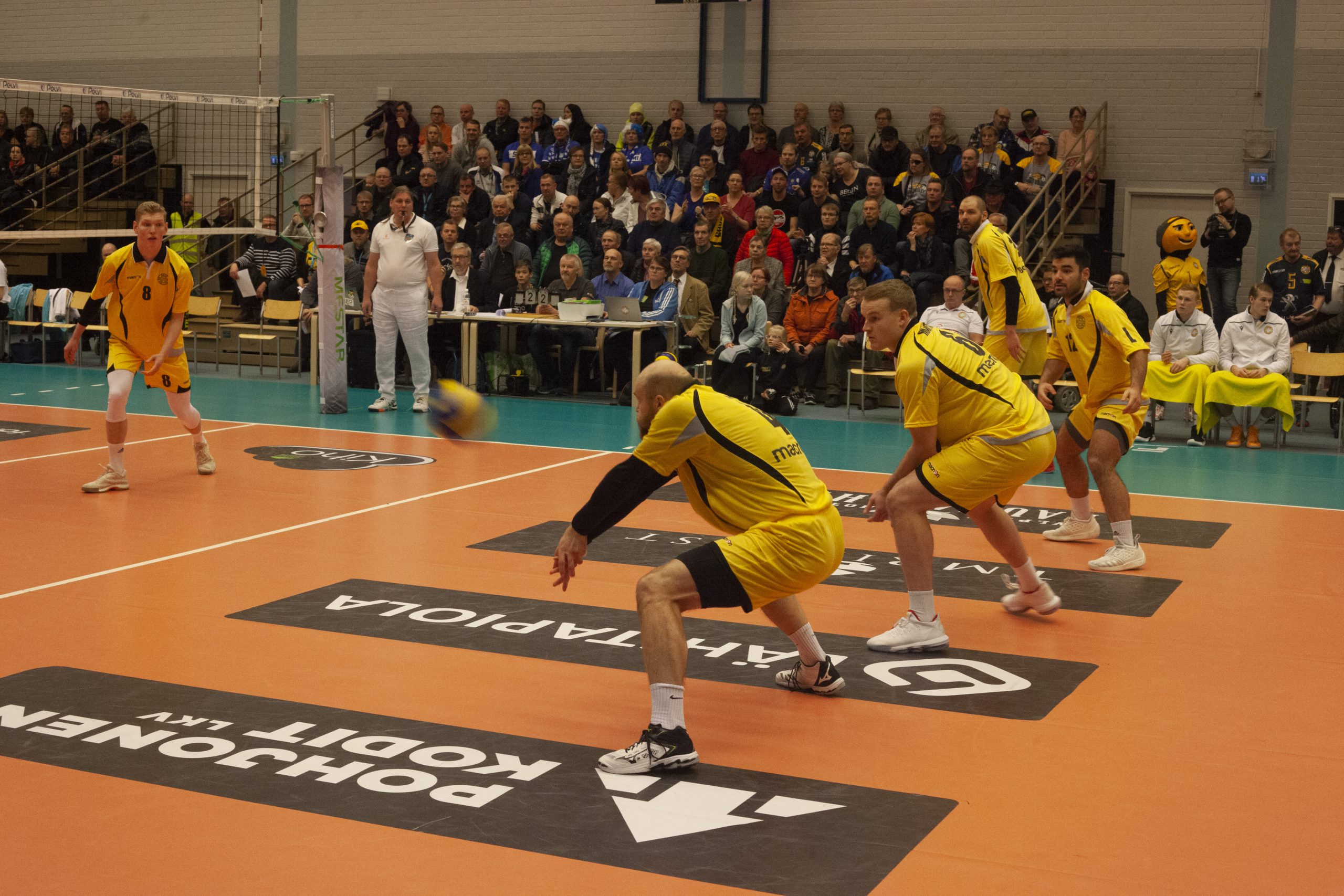 Savo Volley ja Etta juhlistivat Suomen itsenäisyyttä nostalgiapelissä
