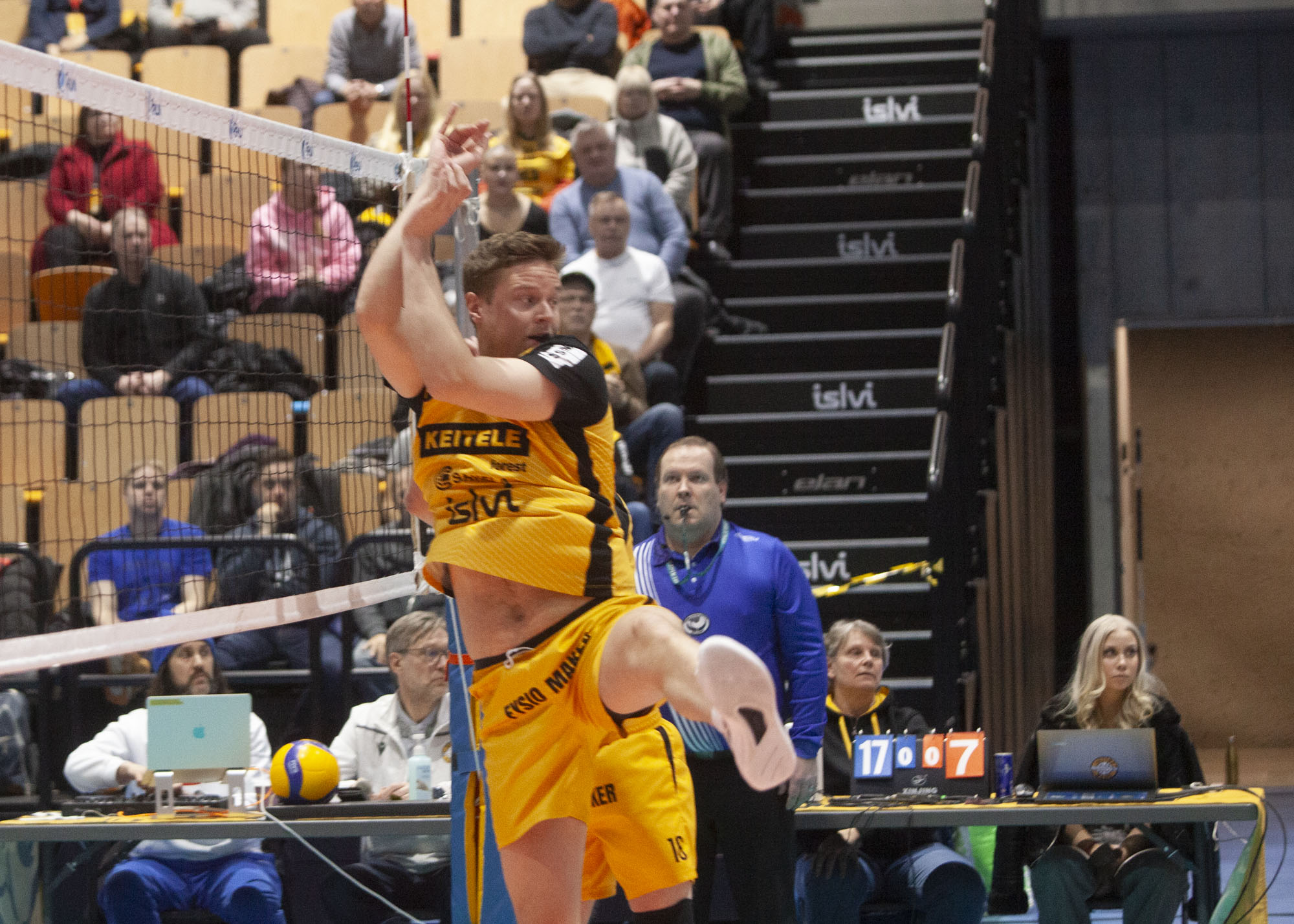 ”Synkkä lentopallopäivä”